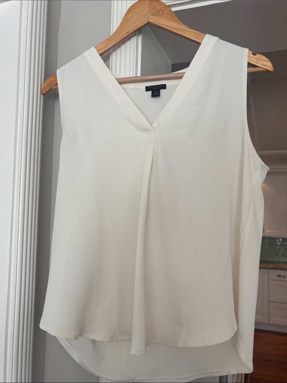 Ann Taylor Cream V-Neck Sleeveless Chiffon Top